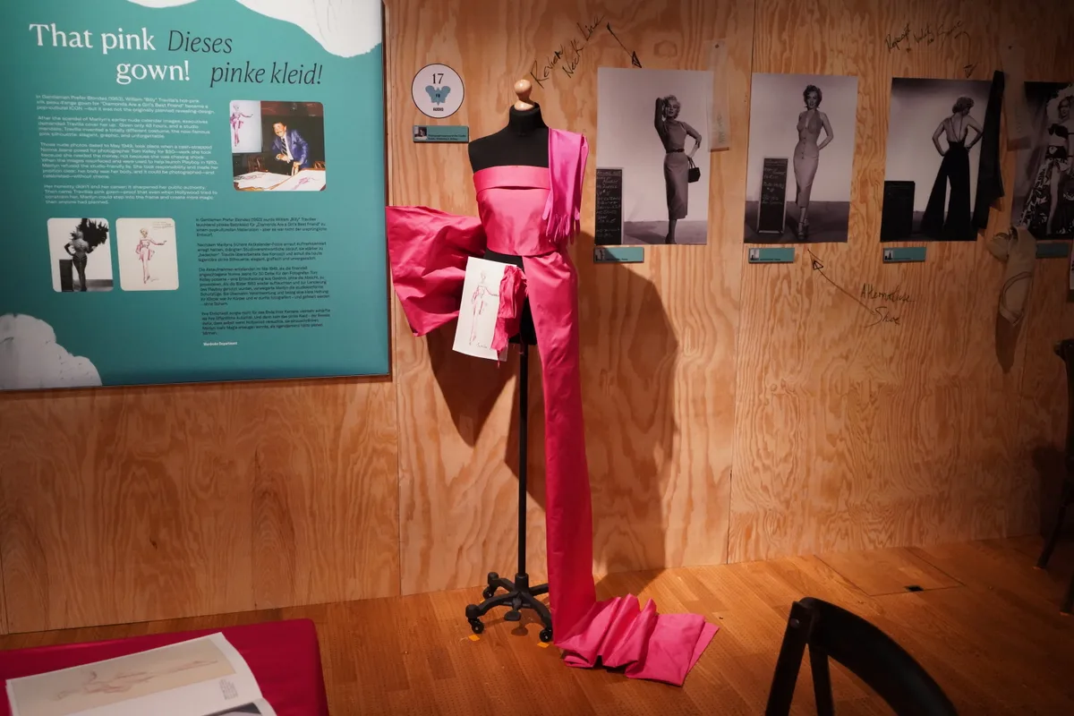 Man sieht Räume der Ausstellung «Becoming Marilyn Monroe».